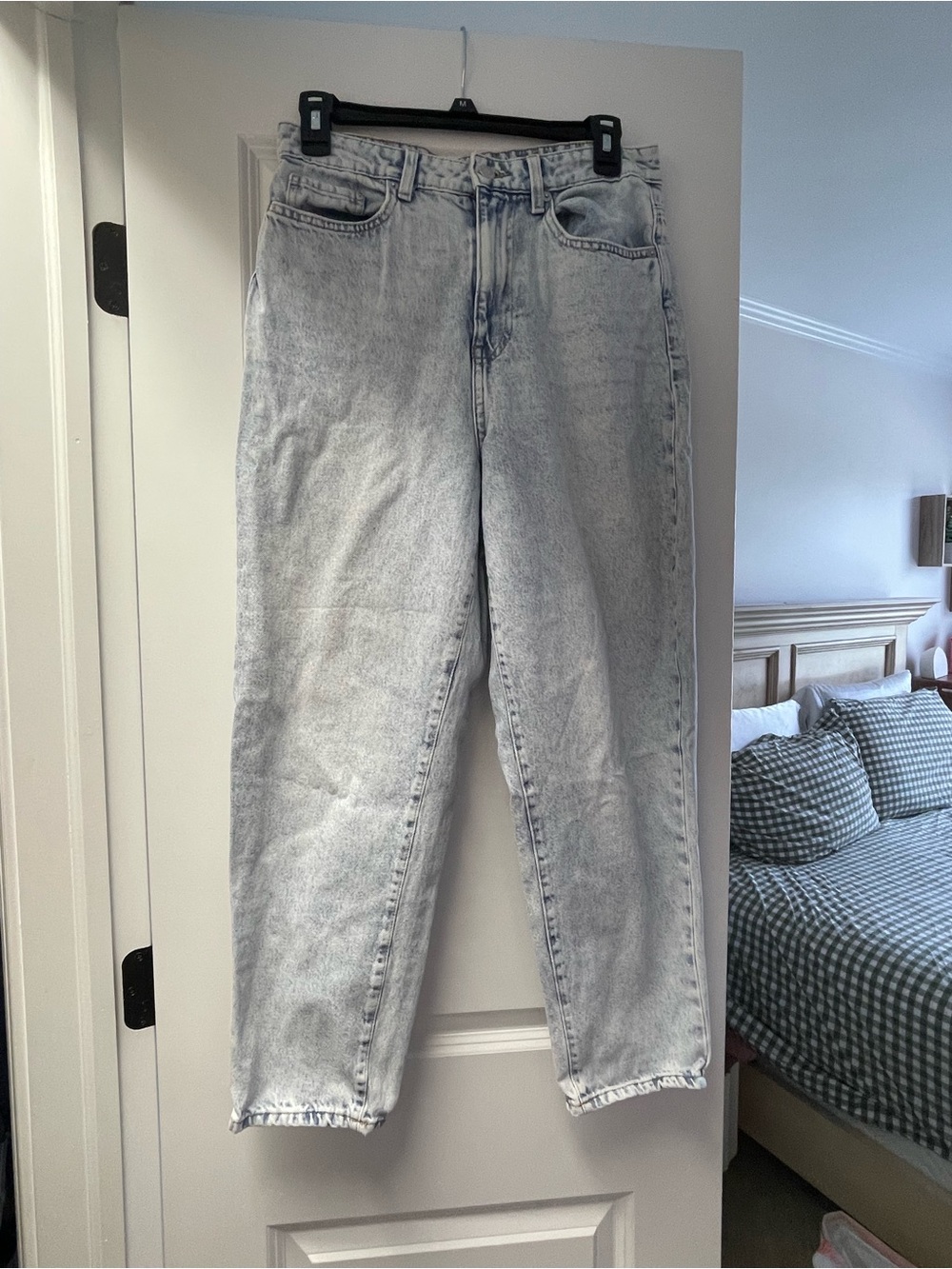 H&M Light Acid-Wash Boyfriend Jeans